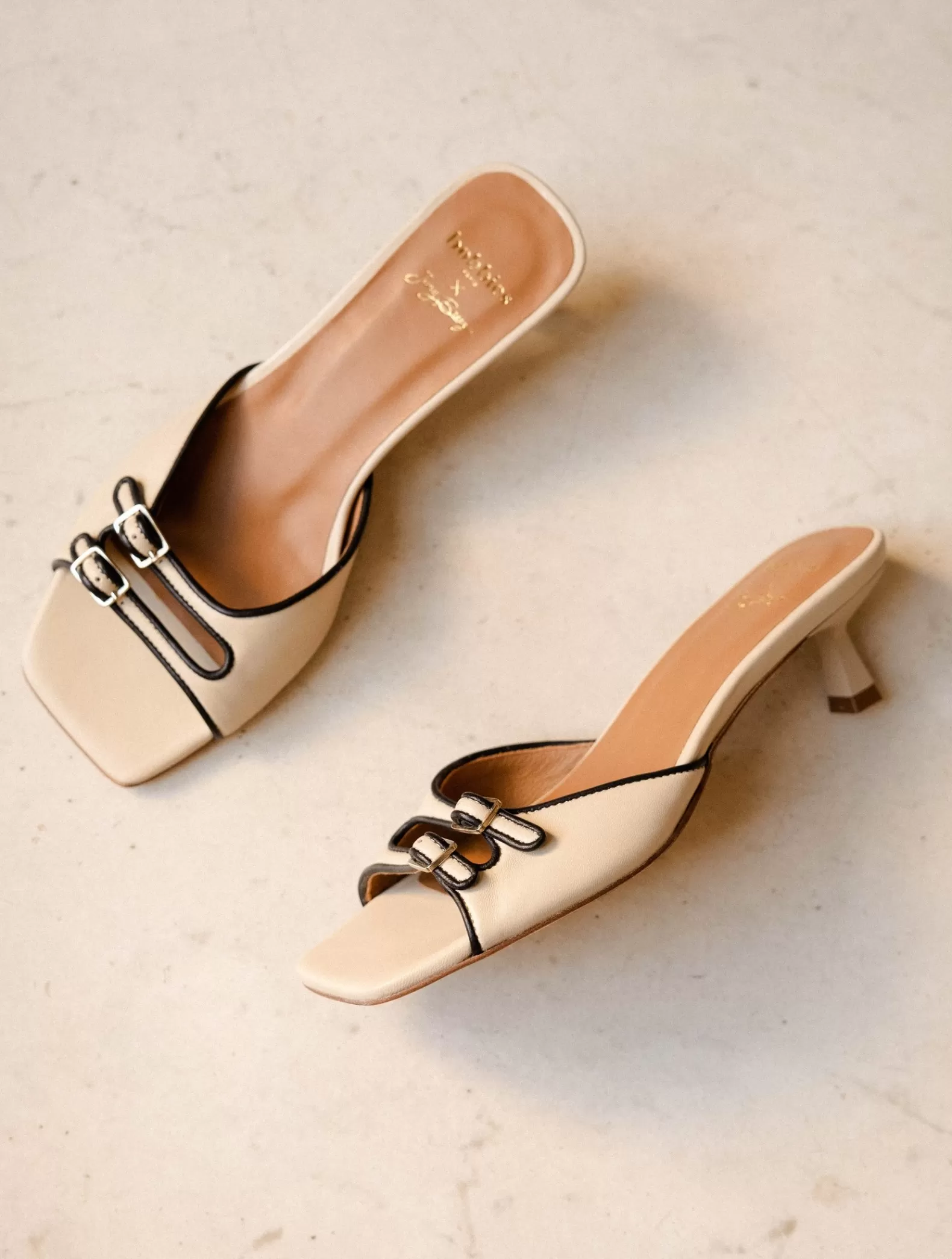 Bobbies Gina Beige Outlet